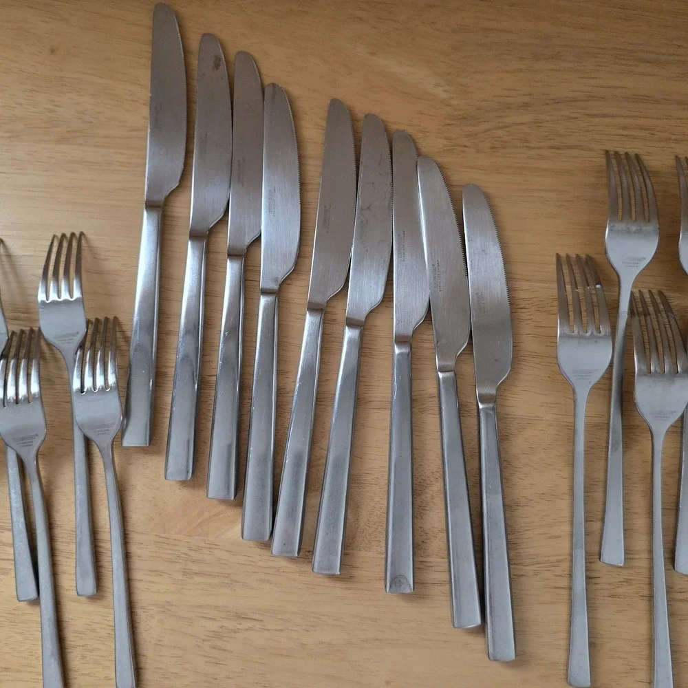 Cambridge Stainless Flatware Service for 9 Satin Tapered Handles 45 Piece Set